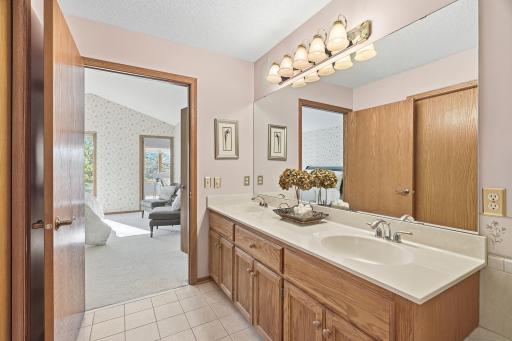 8821 Stonebrooke Court, Saint Paul, MN 55125