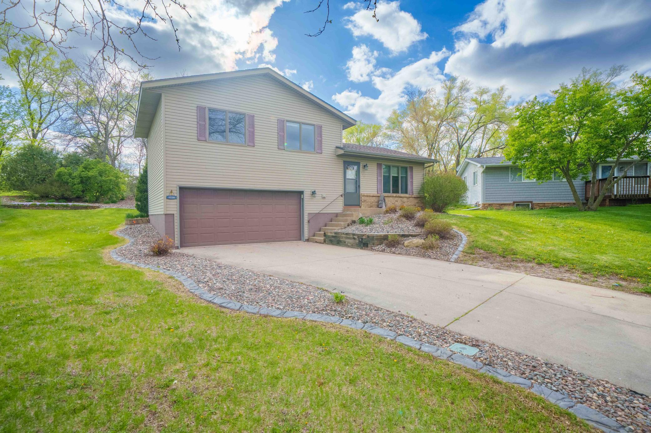 22-MLS-17 Vineyard Av Cannon Falls-043026--150-HDR.JPG