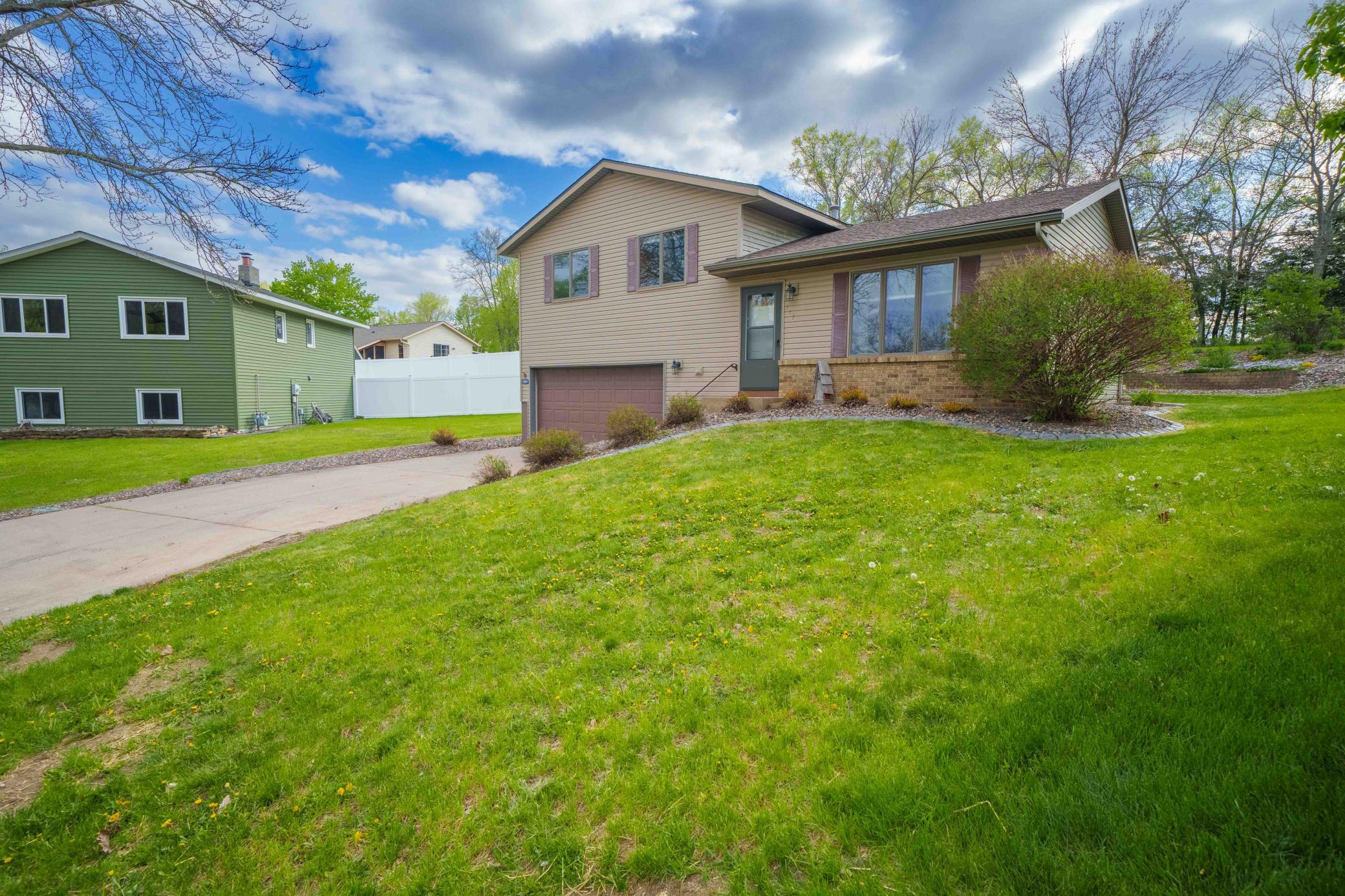 20-MLS-17 Vineyard Av Cannon Falls-043026--140-HDR.JPG