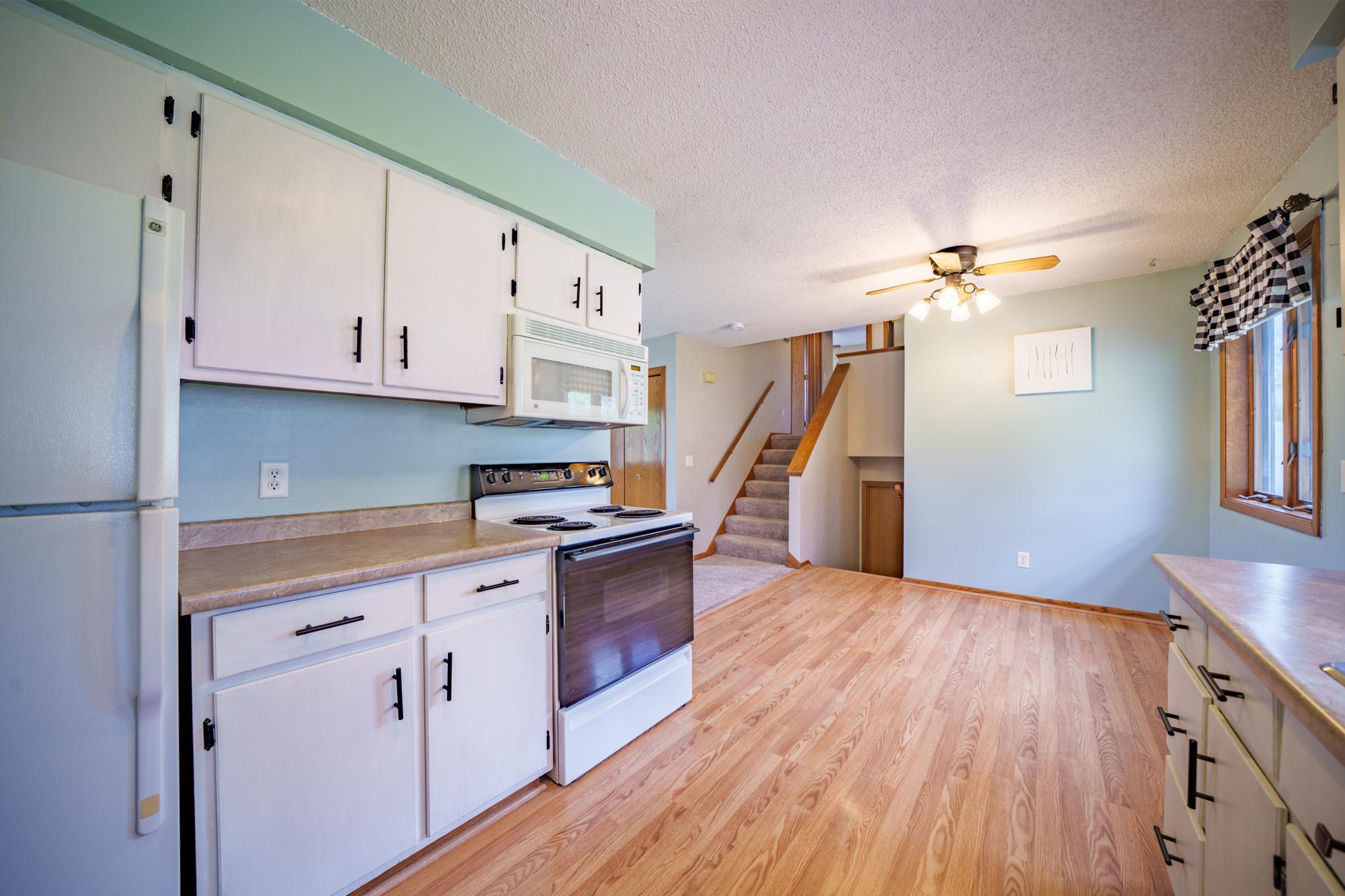 117 Vineyard Av Cannon Falls-043026-060-HDR-PRINT-.JPG