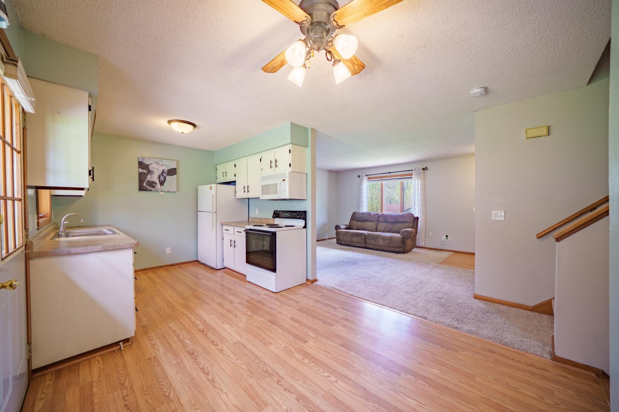 117 Vineyard Av Cannon Falls-043026-030-HDR-PRINT-.JPG