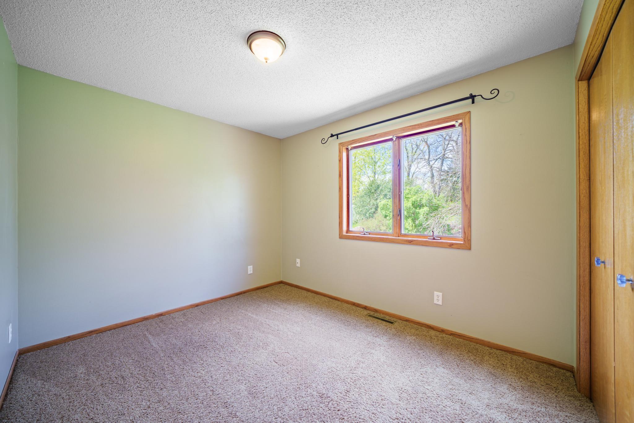 117 Vineyard Av Cannon Falls-043026-075-HDR-PRINT-.JPG