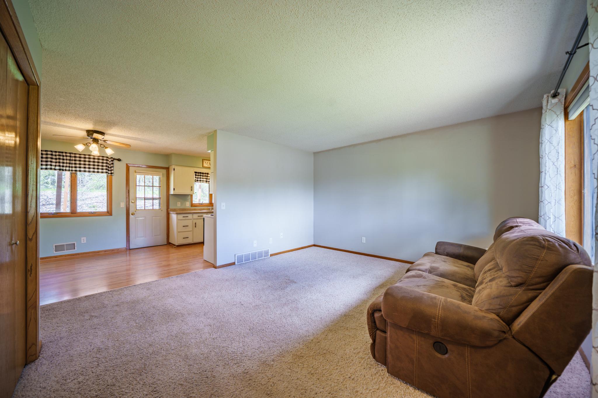 117 Vineyard Av Cannon Falls-043026-010-HDR-PRINT-.JPG