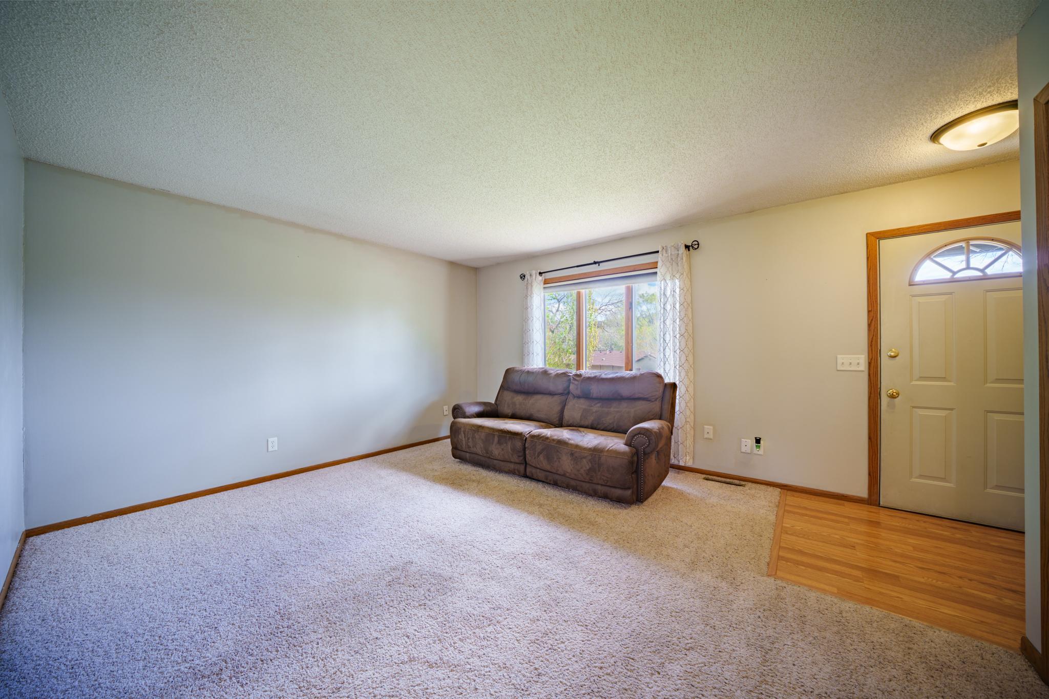 117 Vineyard Av Cannon Falls-043026-015-HDR-PRINT-.JPG