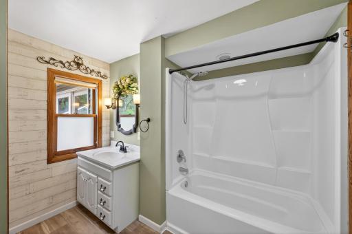 1612 Goodview Avenue N, Saint Paul, MN 55128
