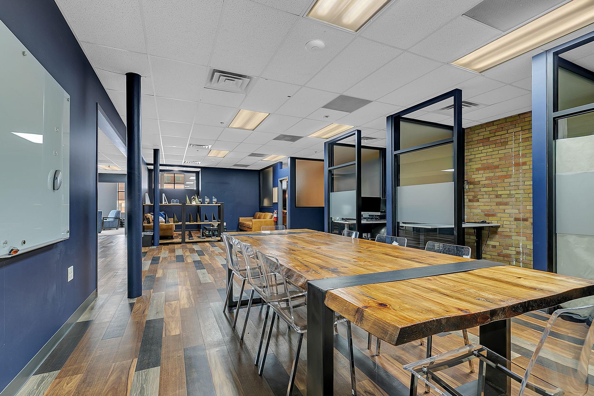 upper level - 3475 sq ft unit