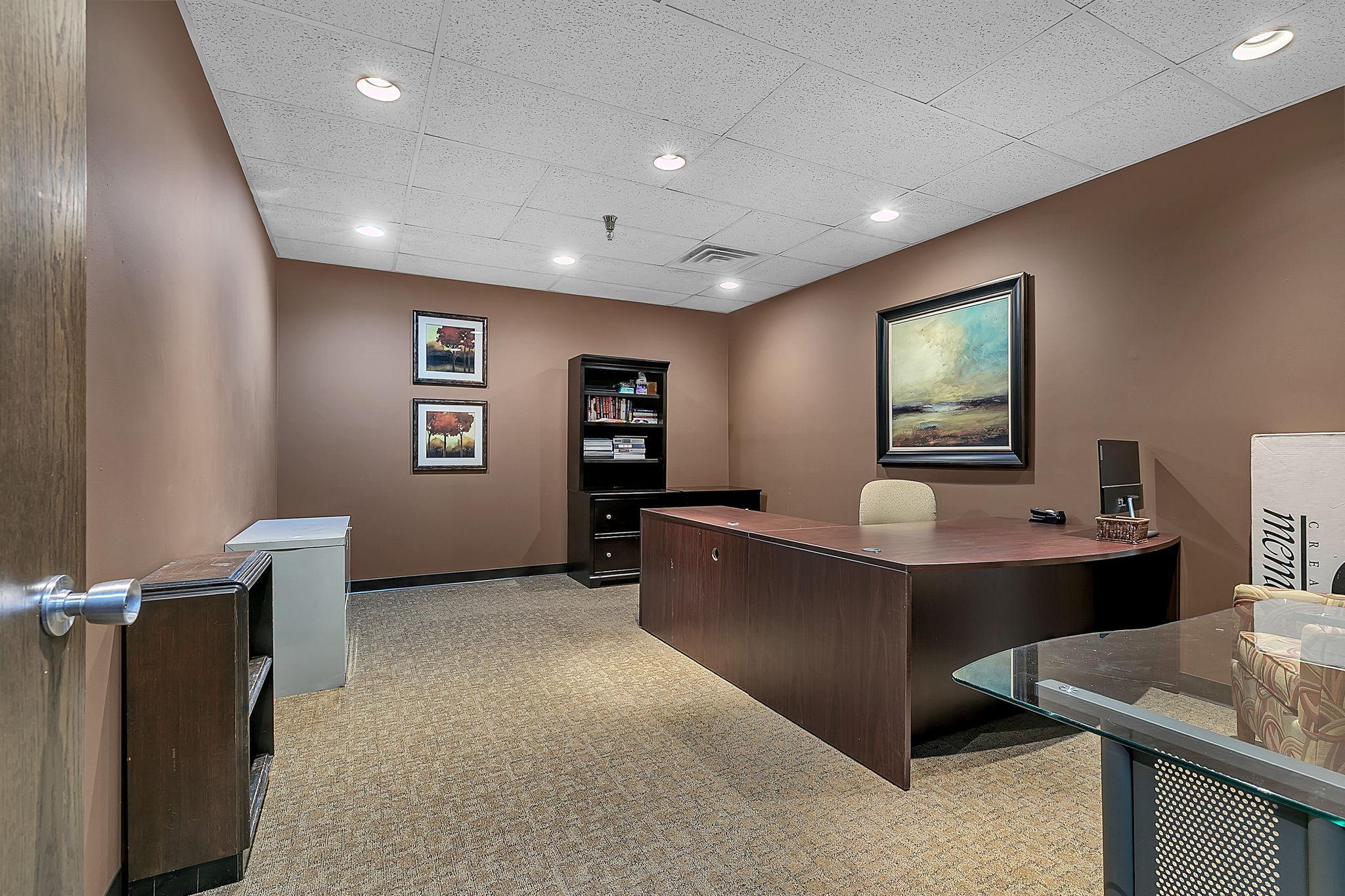 upper level - 3475 sq ft unit
