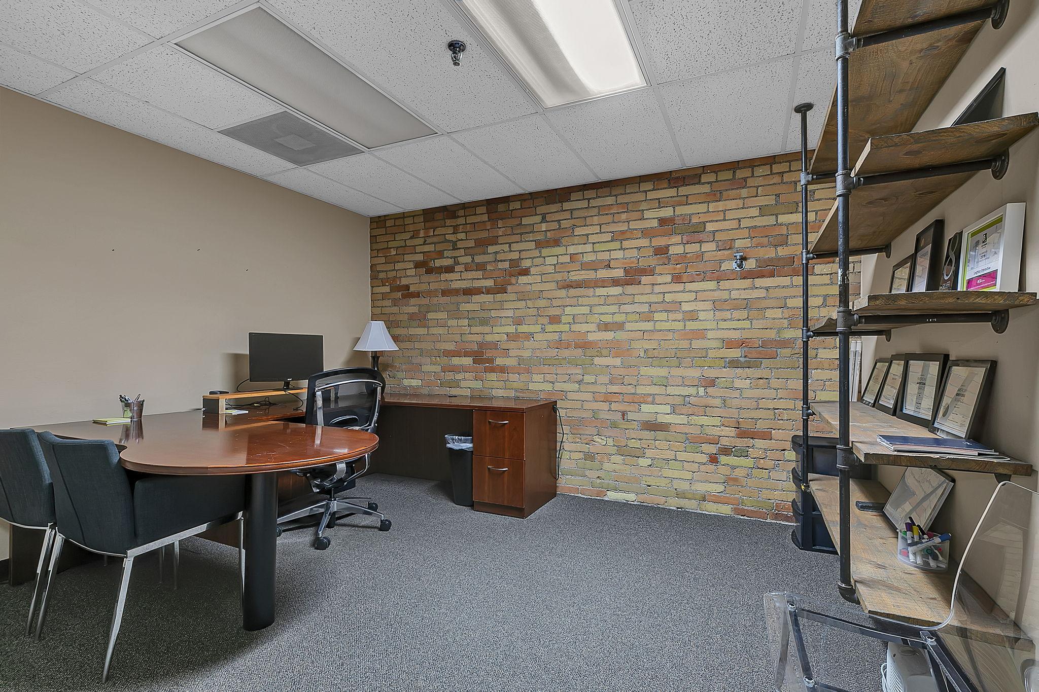 upper level - 3475 sq ft unit