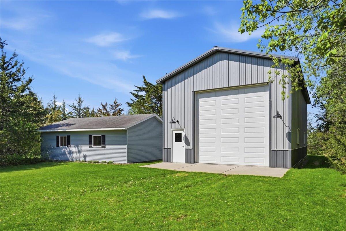 Plenty of room for storage, projects, hobbies or equipment.