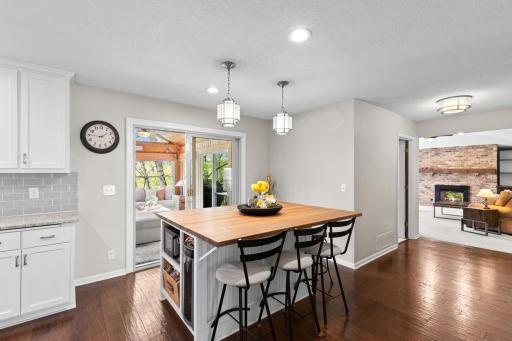 9108 Decatur Avenue S, Bloomington, MN 55438