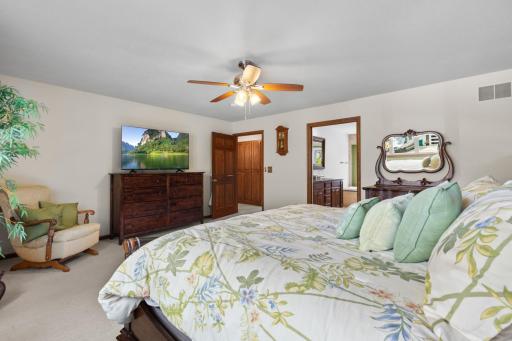 9108 Decatur Avenue S, Bloomington, MN 55438