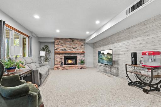 9108 Decatur Avenue S, Bloomington, MN 55438