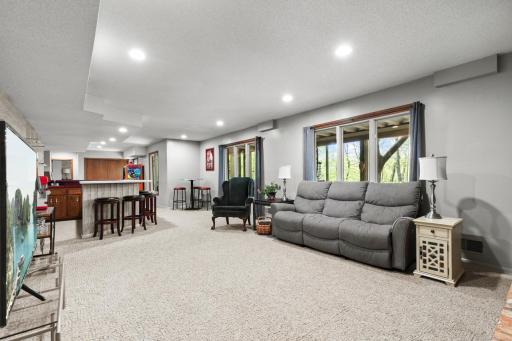 9108 Decatur Avenue S, Bloomington, MN 55438