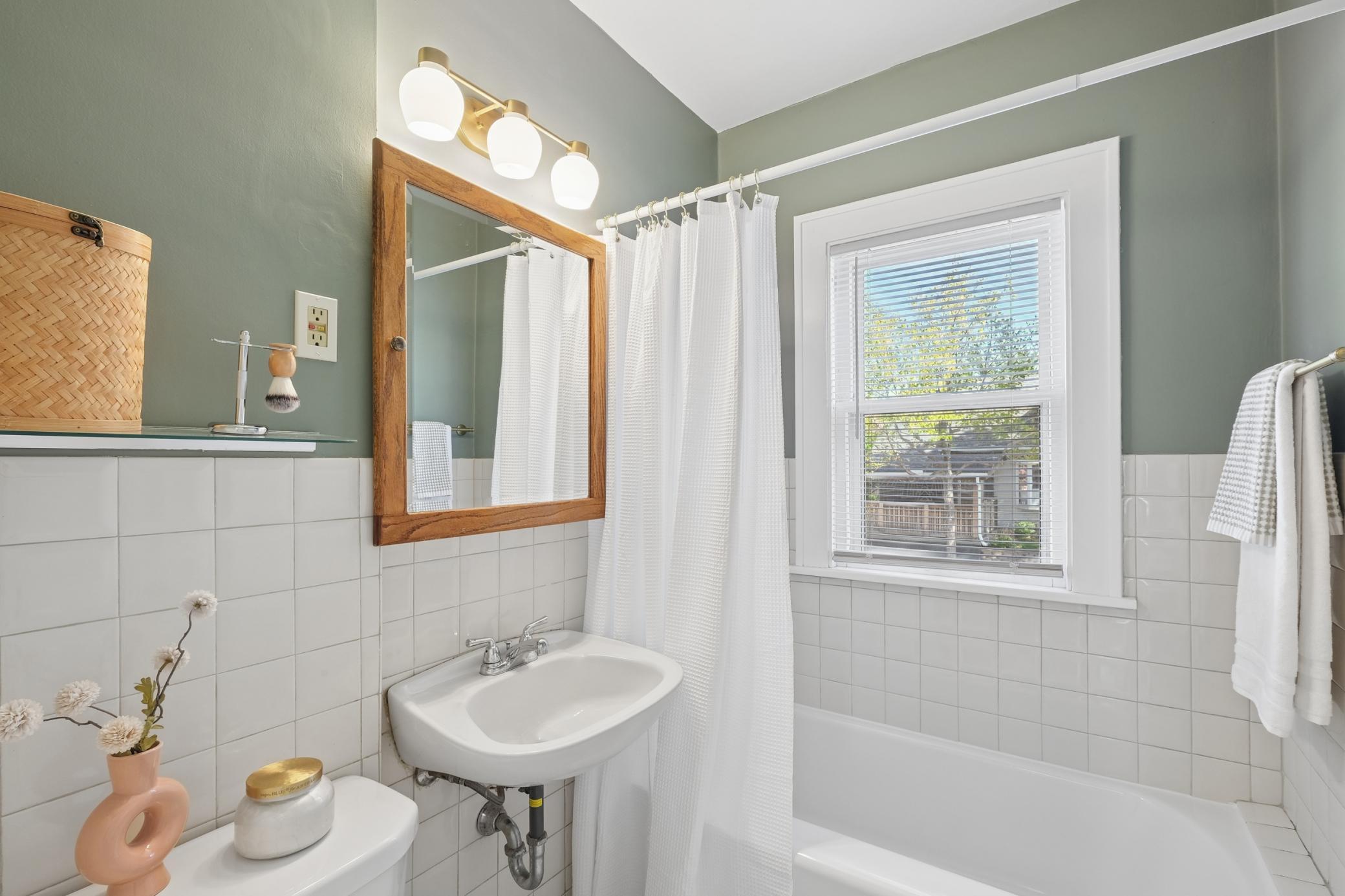 Main floor full bath