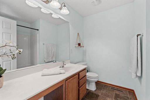 1708 Countryside Drive, Shakopee, MN 55379