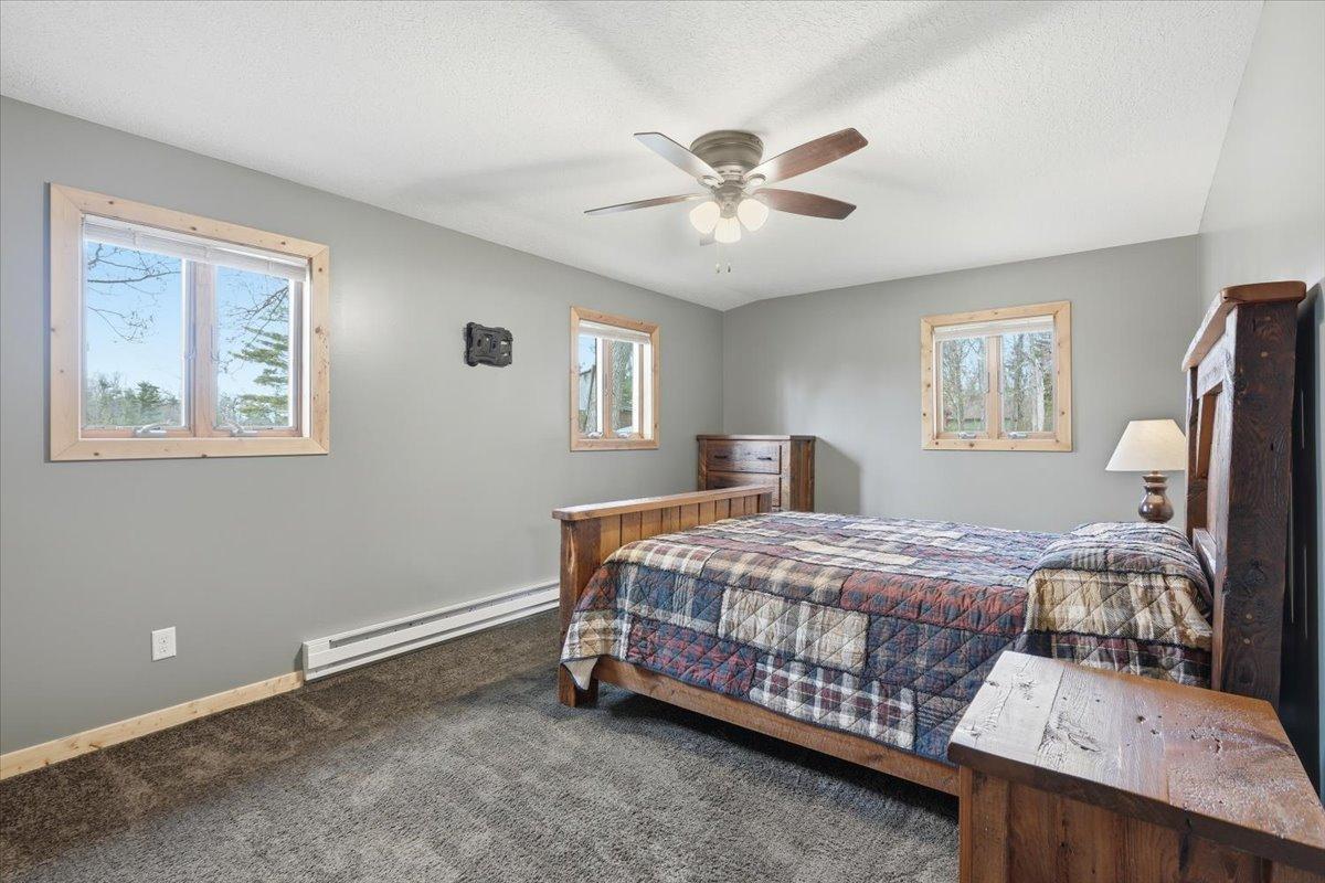 18-Secondary Bedroom.jpg