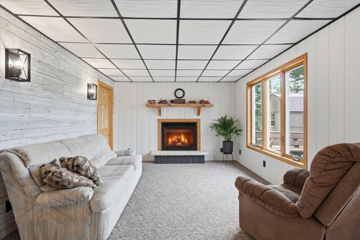 06-Living Room.jpg