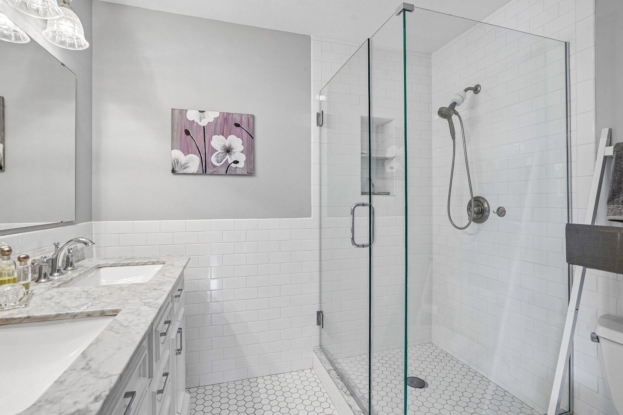 31-web-or-mls-Skyline Ave-S0905-031.jpg