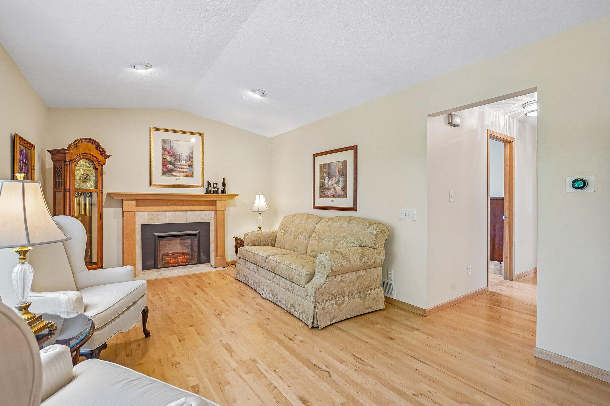 8-web-or-mls-Skyline Ave-S0905-008.jpg