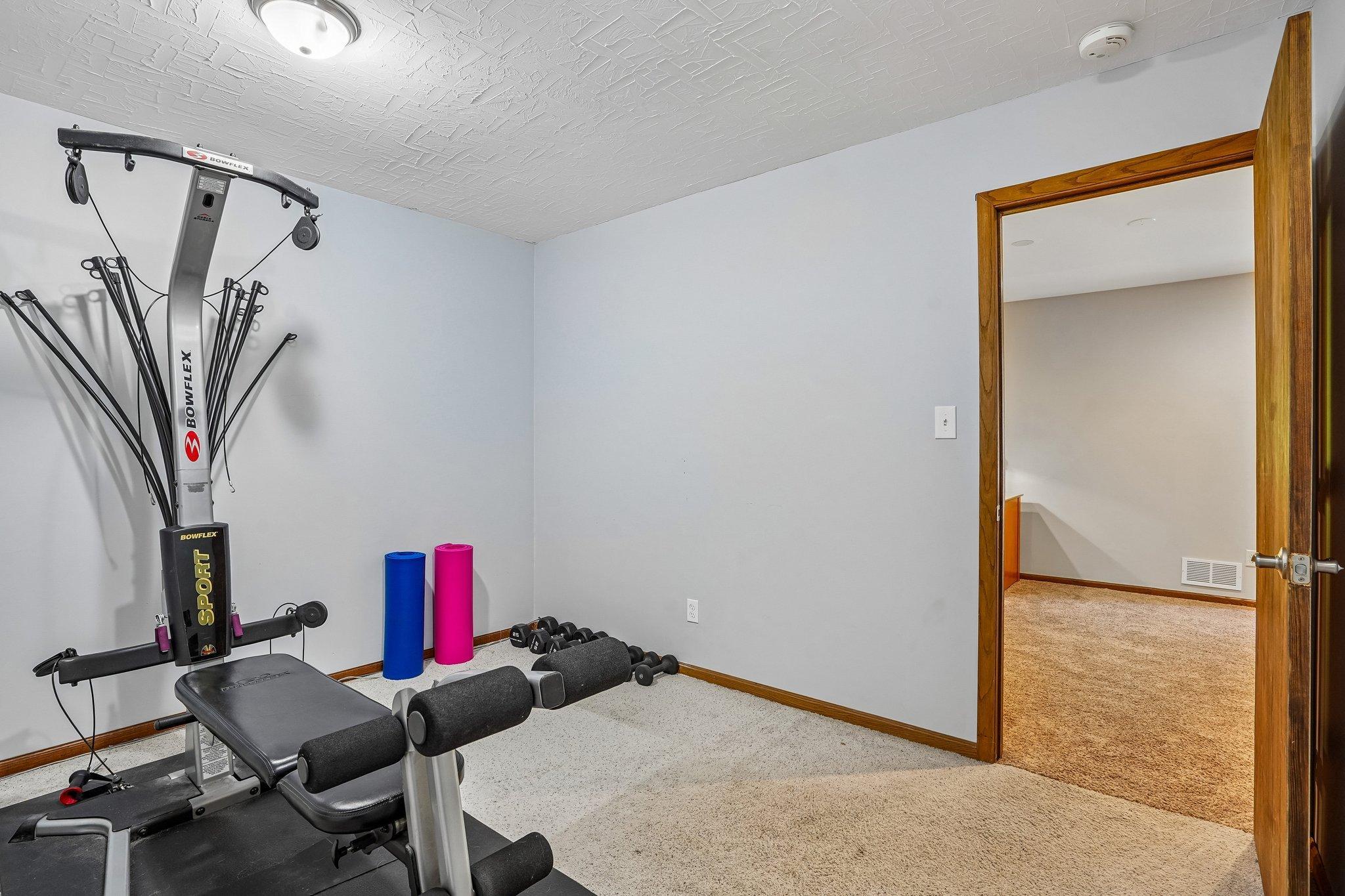 45-web-or-mls-Skyline Ave-S0905-045.jpg