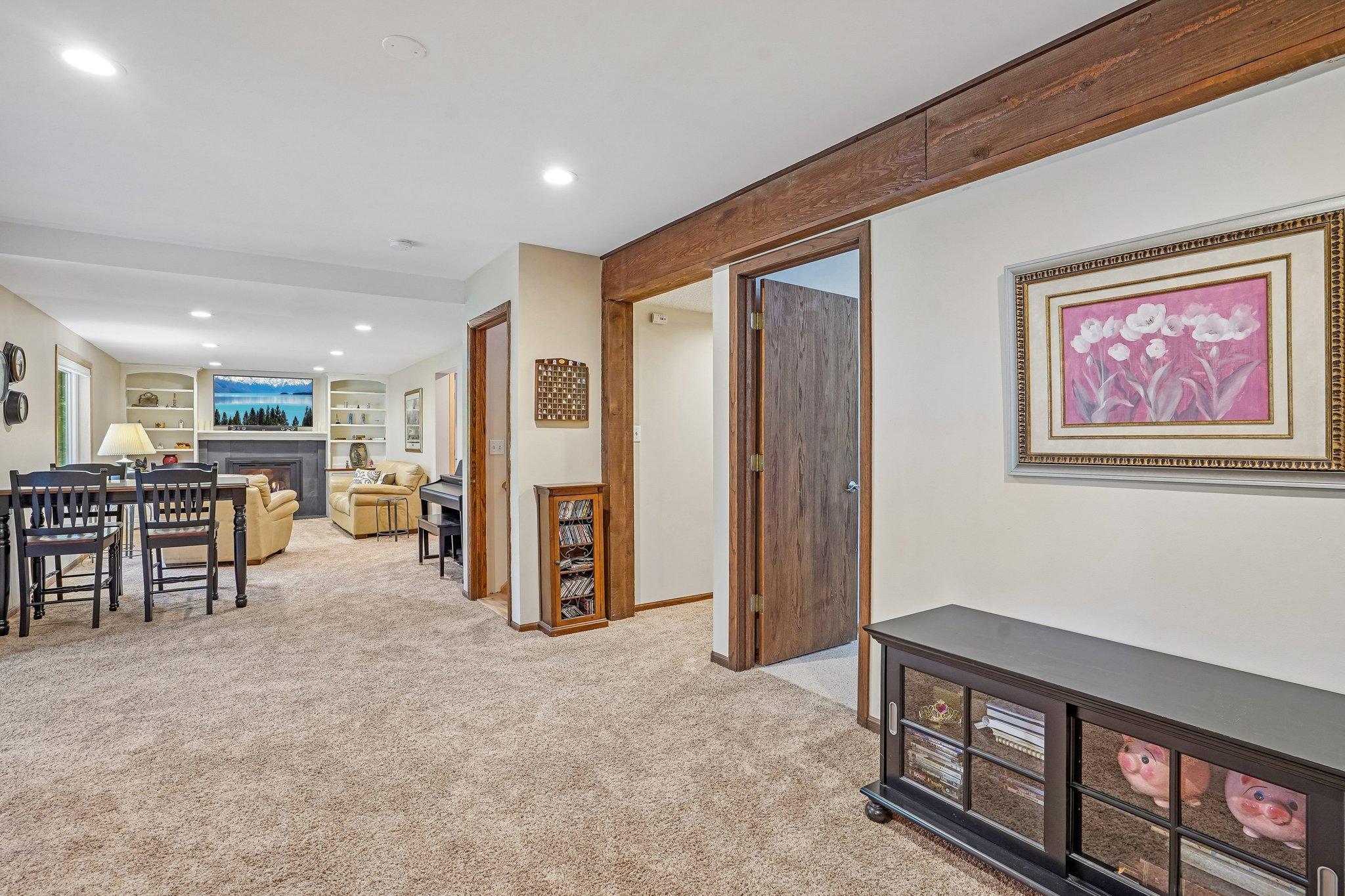 37-web-or-mls-Skyline Ave-S0905-037.jpg
