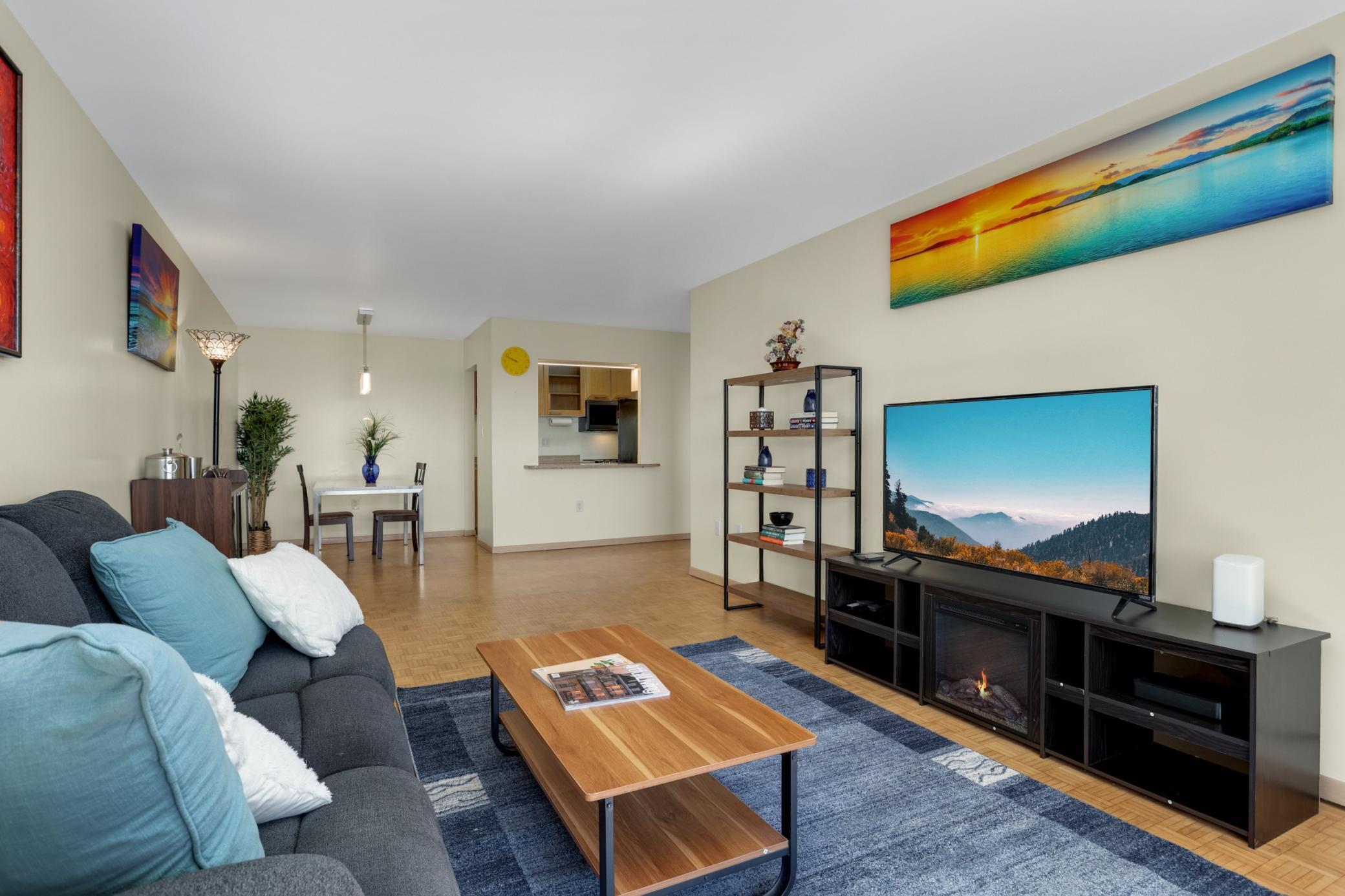 Living room & dining area