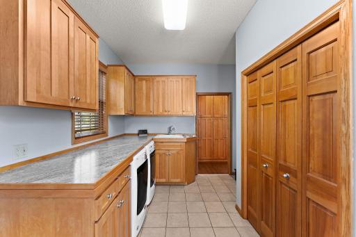 13724 Nevada Circle, Savage, MN 55378