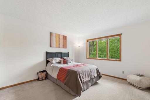 8655 Hunters Way, Saint Paul, MN 55124