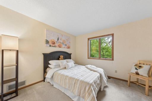 8655 Hunters Way, Saint Paul, MN 55124