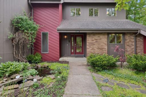 8655 Hunters Way, Saint Paul, MN 55124
