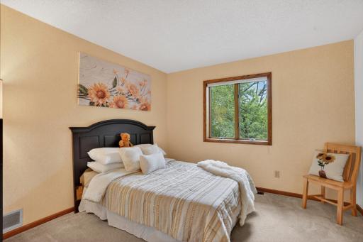 8655 Hunters Way, Saint Paul, MN 55124