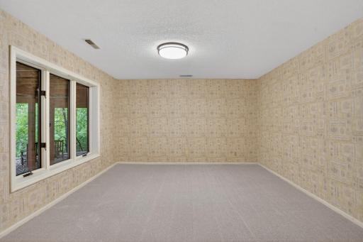 8655 Hunters Way, Saint Paul, MN 55124