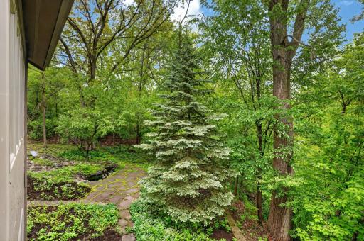 8655 Hunters Way, Saint Paul, MN 55124