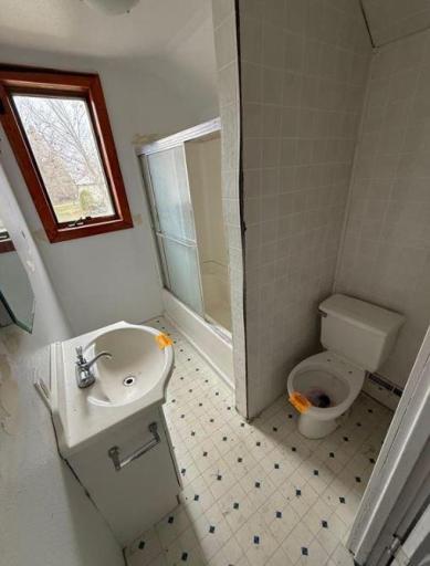 Bathroom.JPG