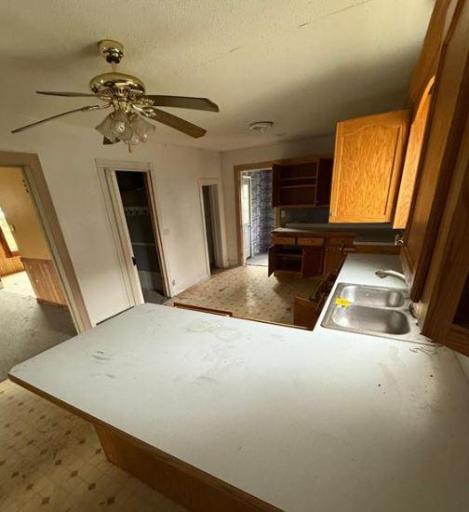 Kitchen2.JPG