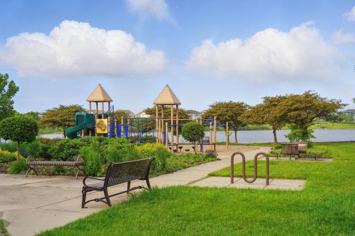 Enjoy these nearby amenities and conveniences!