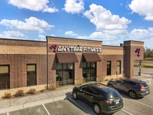 Enjoy these nearby amenities and conveniences!