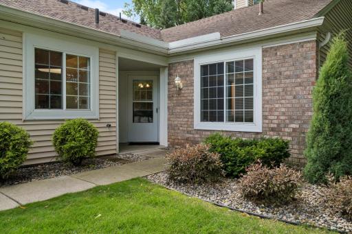 10957 Lexington Drive, Eden Prairie, MN 55344