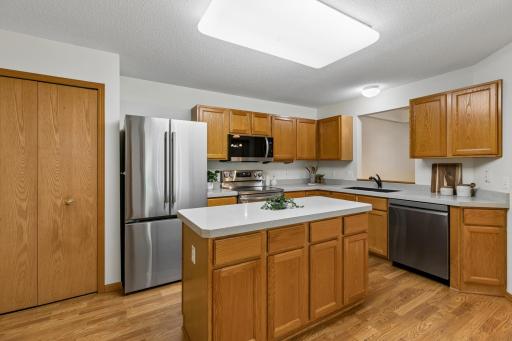 10957 Lexington Drive, Eden Prairie, MN 55344