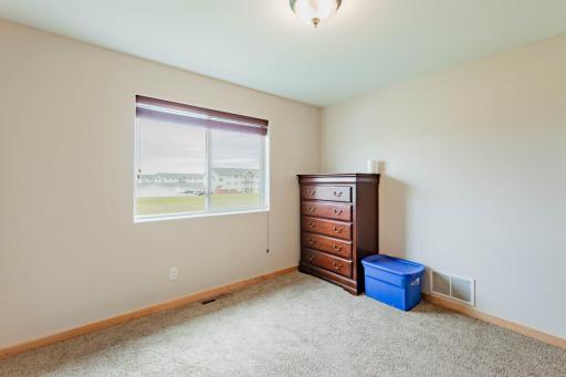 4290 Estate Drive S, Fargo, ND 58104