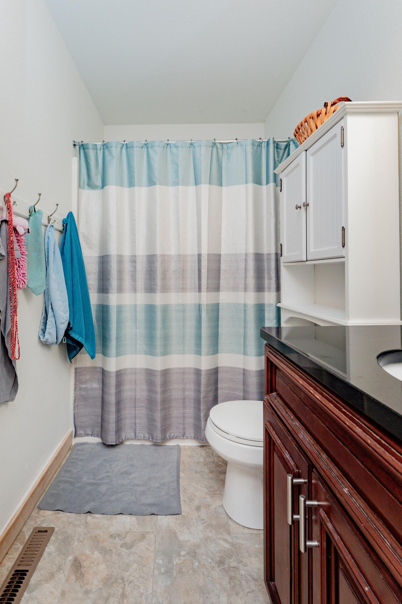 Upper Level Full Bath