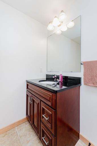 4290 Estate Drive S, Fargo, ND 58104