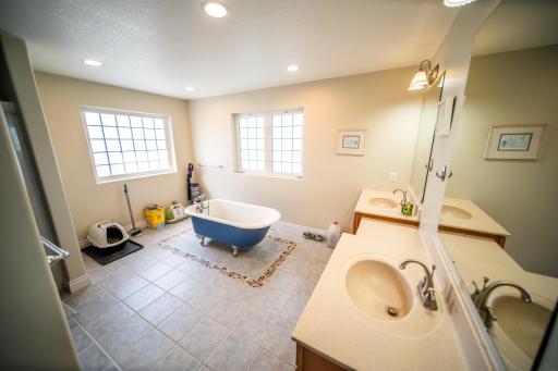 8229 10th Street SW, Byron, MN 55920