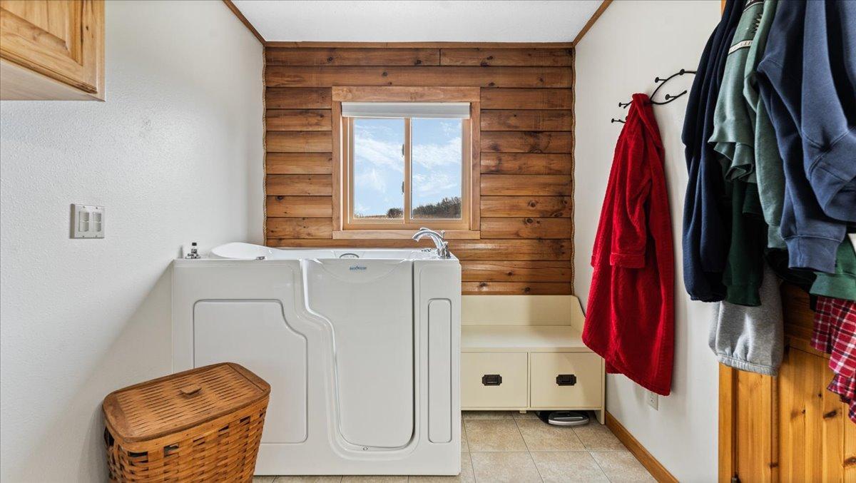 Ensuite bath
