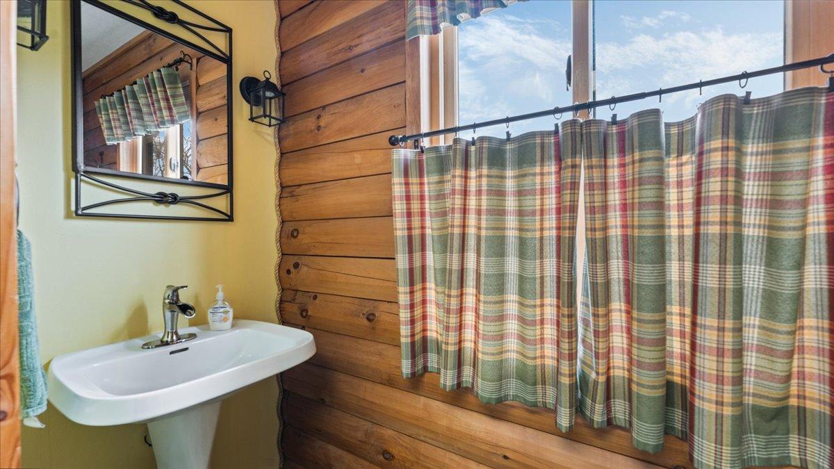 Powder room