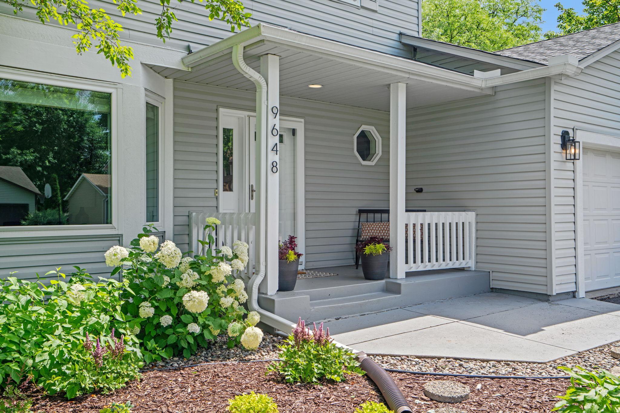 5-web-or-mls-9648 Quanitco Ln N-5.jpg
