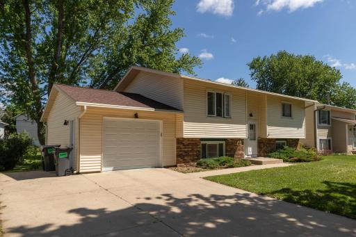 1811 43rd Street NW, Rochester, MN 55901
