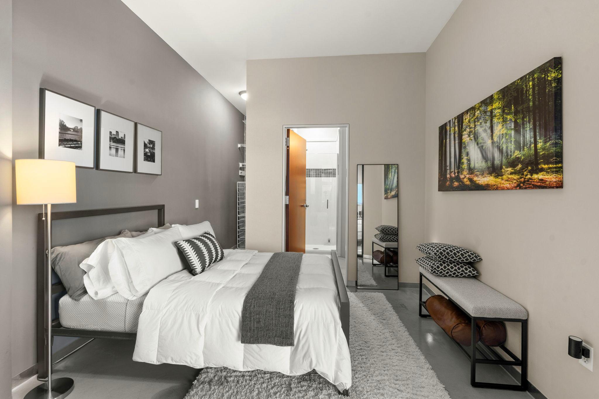 Bedroom offers an ensuite bath and walk-in closet space