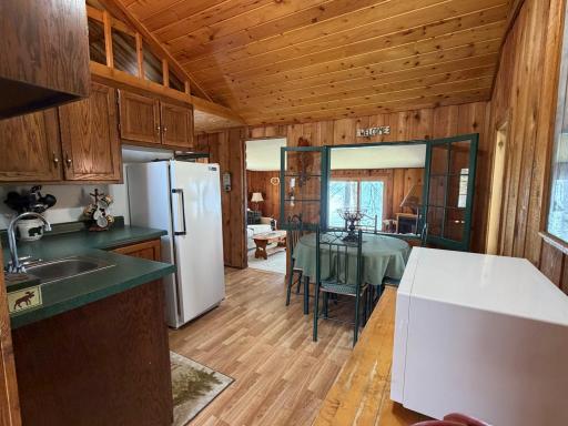 8883 Paradise Beach Road, Brainerd, MN 56401