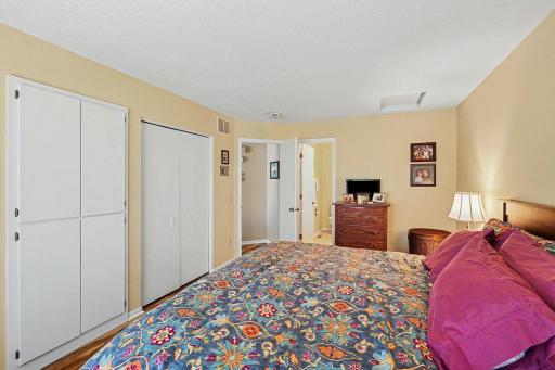 4555 Niagara Lane N, Minneapolis, MN 55446
